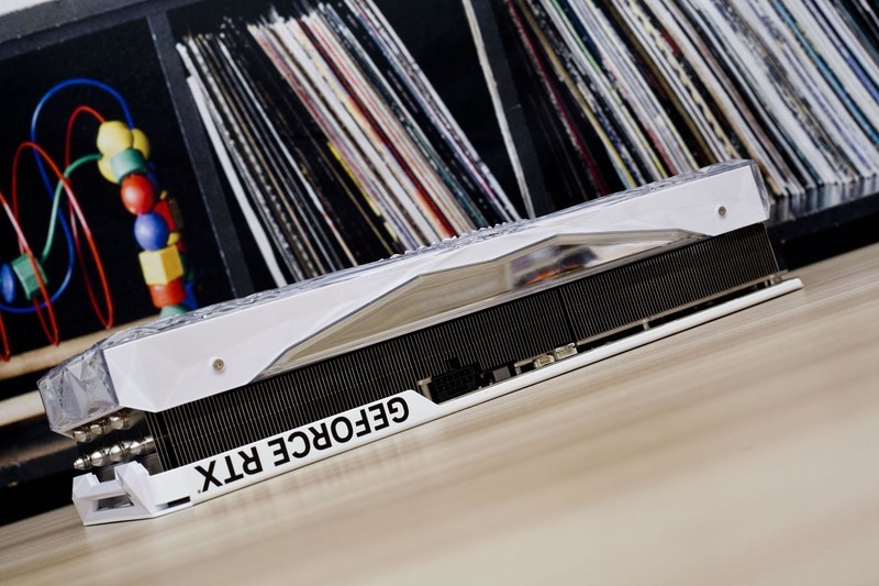 有史以来上最强256-bit显卡？来看影驰RTX 4080 16G星曜OC体验