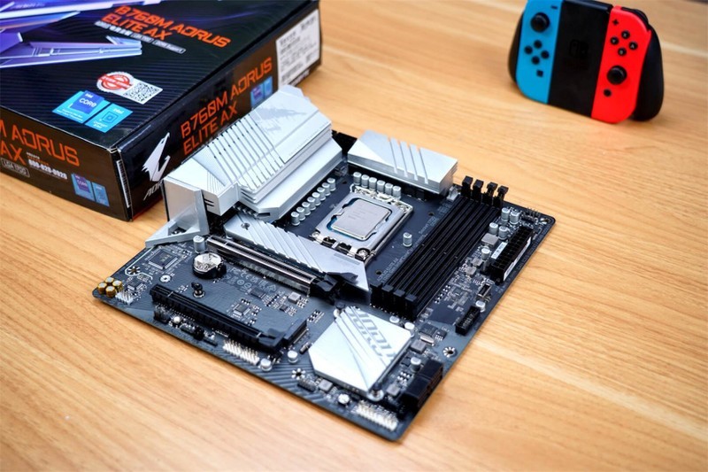 去淄博吃烧烤，还是更新自己的电脑，技嘉B760M小雕WIFI领衔走起