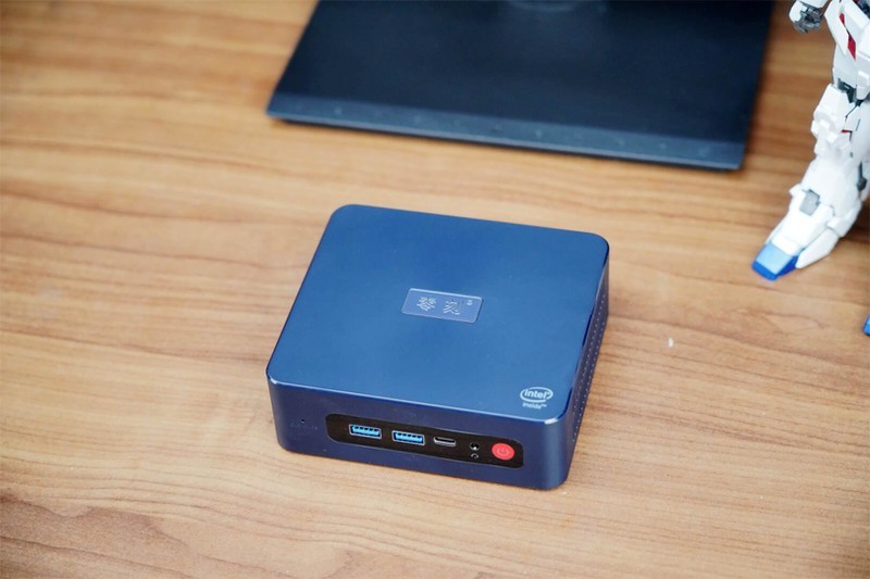 售价不足千元，可以完全替代老式电脑主机，这款迷你主机效果不错