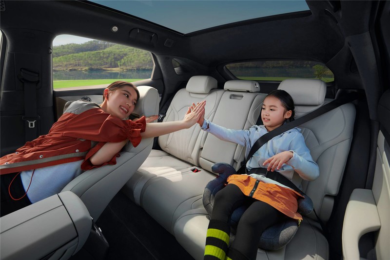 全新腾势N7上市即王炸，23.98万起，豪华纯电SUV价格战正式打响！