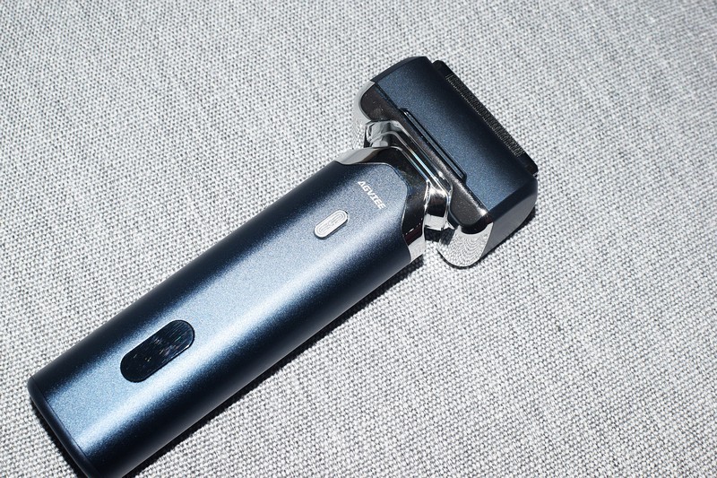 性能往复式业内最强还舒适！五刀头狂魔未野剃须刀深度测评