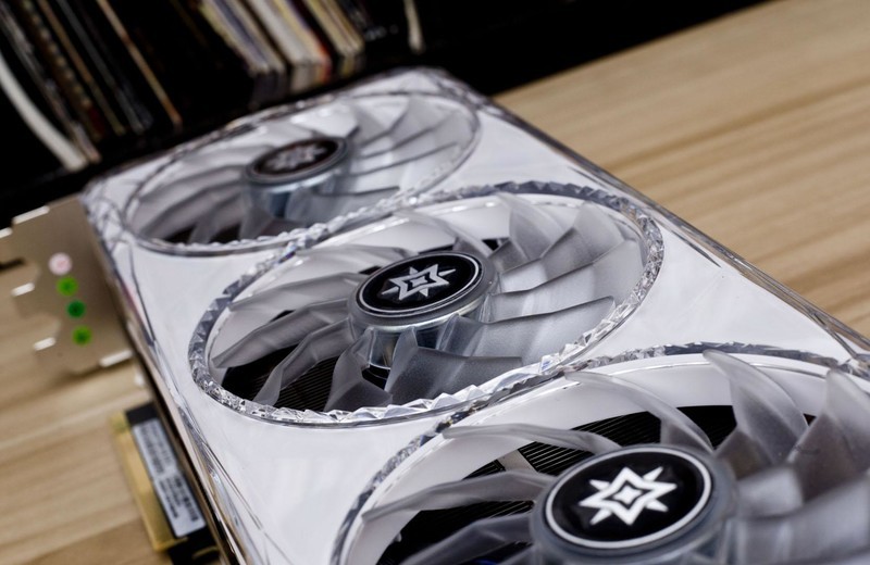 有史以来上最强256-bit显卡？来看影驰RTX 4080 16G星曜OC体验