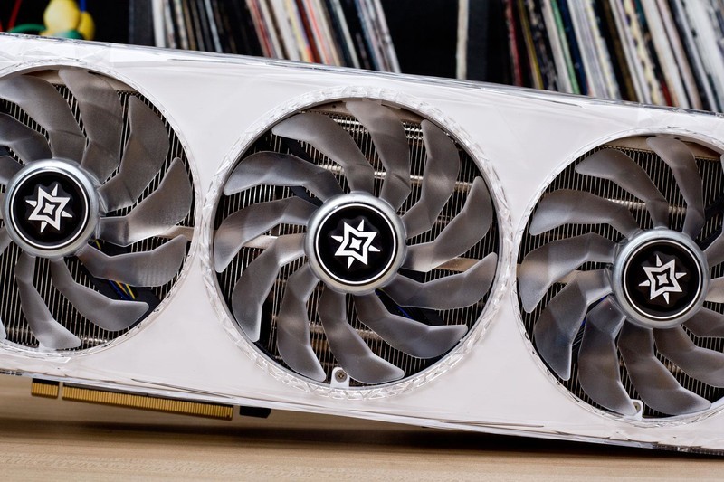 有史以来上最强256-bit显卡？来看影驰RTX 4080 16G星曜OC体验