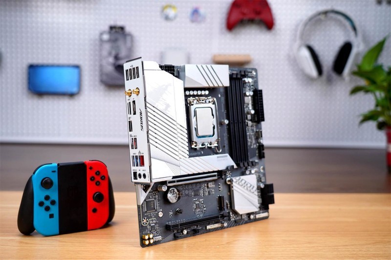 去淄博吃烧烤，还是更新自己的电脑，技嘉B760M小雕WIFI领衔走起