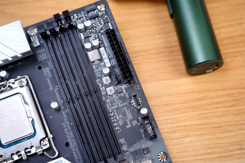 去淄博吃烧烤，还是更新自己的电脑，技嘉B760M小雕WIFI领衔走起