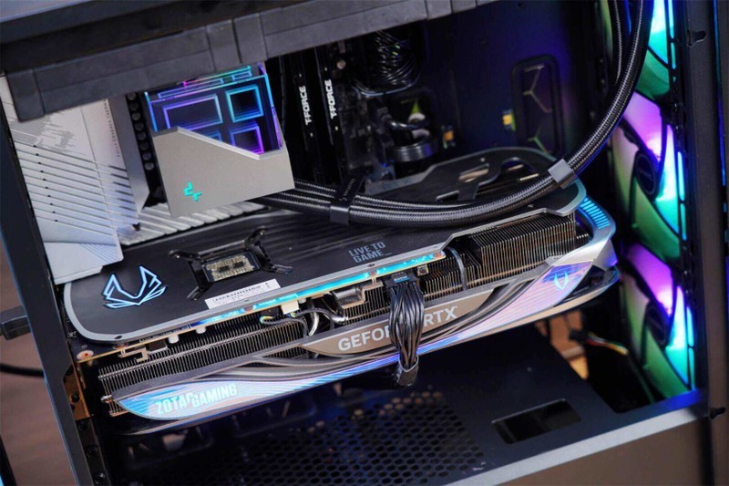 去淄博吃烧烤，还是更新自己的电脑，技嘉B760M小雕WIFI领衔走起