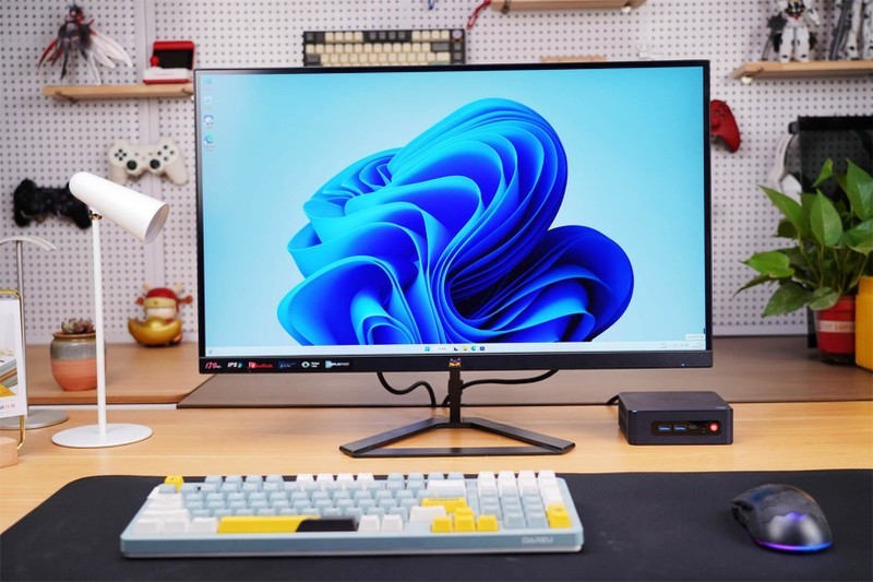 售价不足千元，可以完全替代老式电脑主机，这款迷你主机效果不错