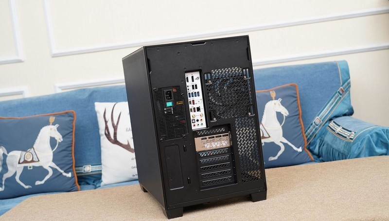 能装+散热好才是王道，安钛克星际C8海景房机箱体验分享