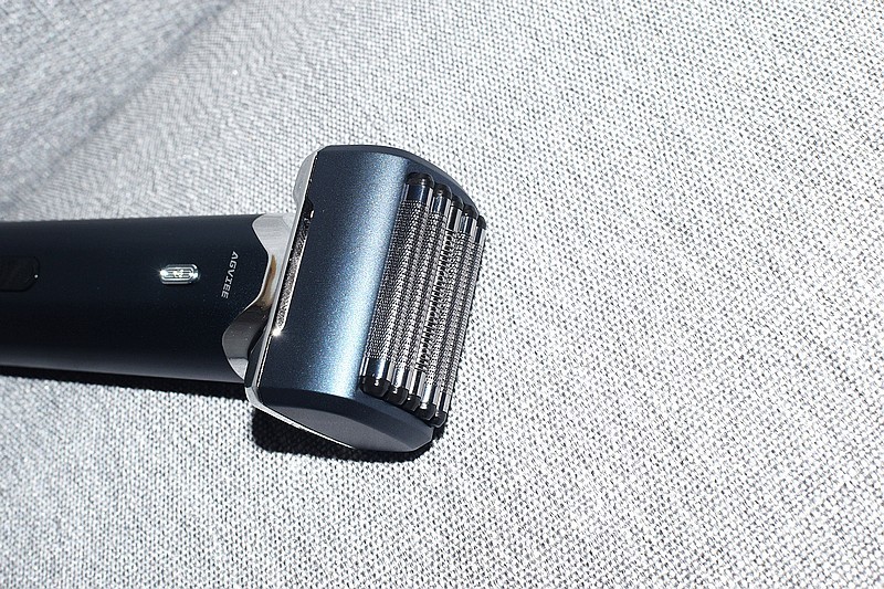 性能往复式业内最强还舒适！五刀头狂魔未野剃须刀深度测评