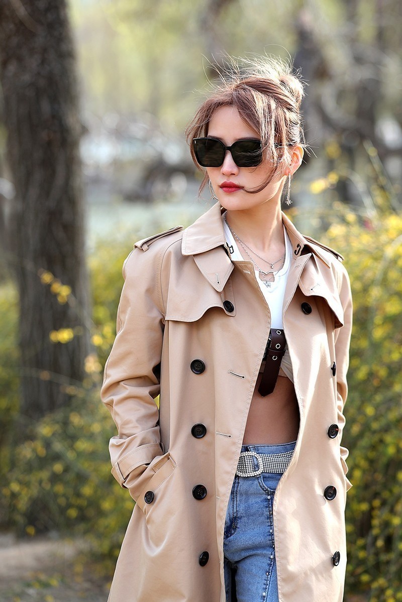 有一点酷酷的女孩