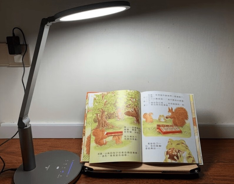 台灯国标AA和A哪个好？护眼台灯A级和AA级的区别