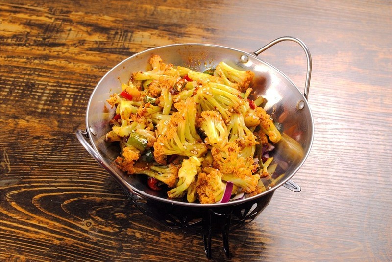 入手一套双闪  找个朋友开的餐馆 试拍一组 玩玩！