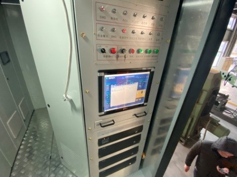 移动储能电源车离并网切换保电