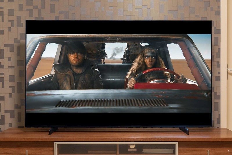 功能齐全，上手难度基本为0，一台绿联DXP2800满足全家人观影需求