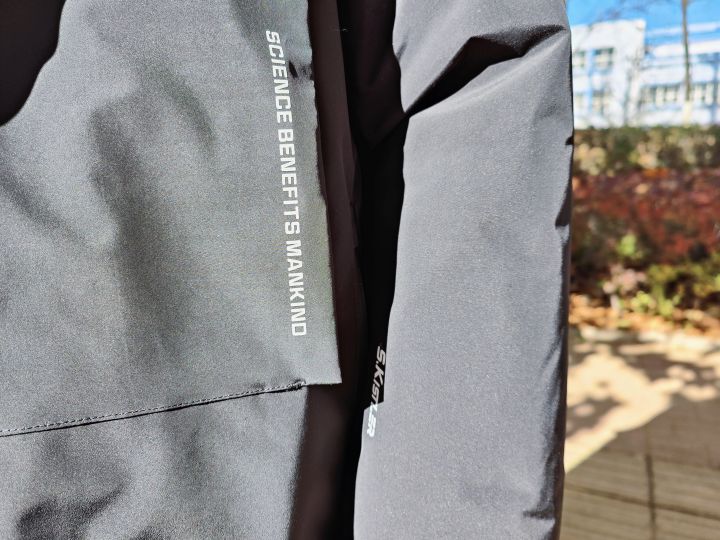 素湃防寒外套，抵御寒冷，科技与时尚同行