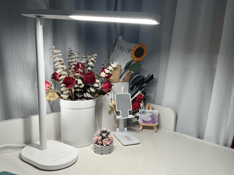 护眼灯太亮了会伤眼睛吗？适合考研使用的护眼台灯分享