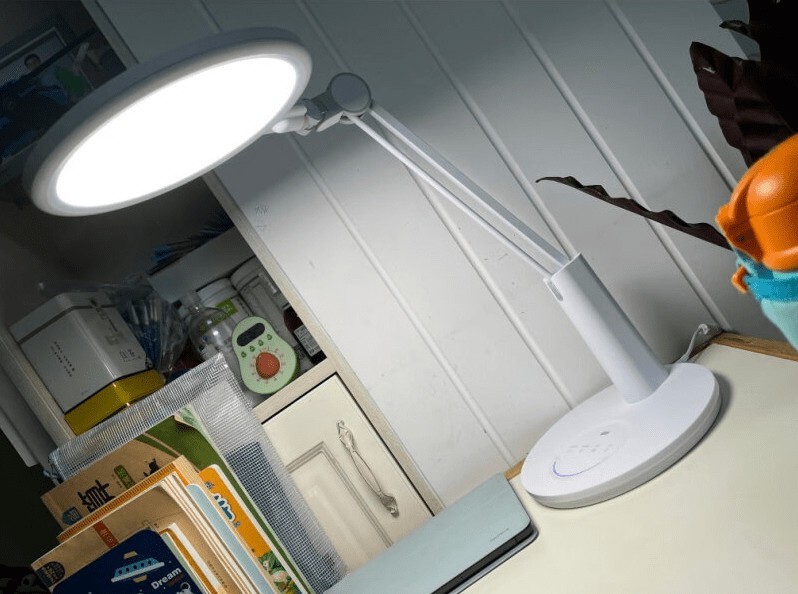 护眼灯太亮了会伤眼睛吗？适合考研使用的护眼台灯分享