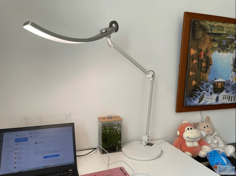 护眼灯太亮了会伤眼睛吗？适合考研使用的护眼台灯分享