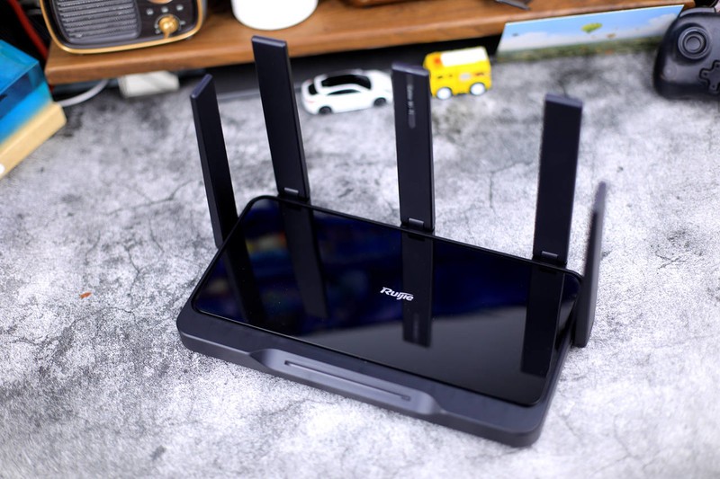 锐捷黑豹路由器：告别延迟，玩游戏时拥有豹的速度