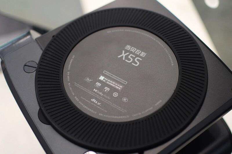 开启家用投影3.0时代 当贝X5S高亮激光云台投影仪 真正高清家庭影院