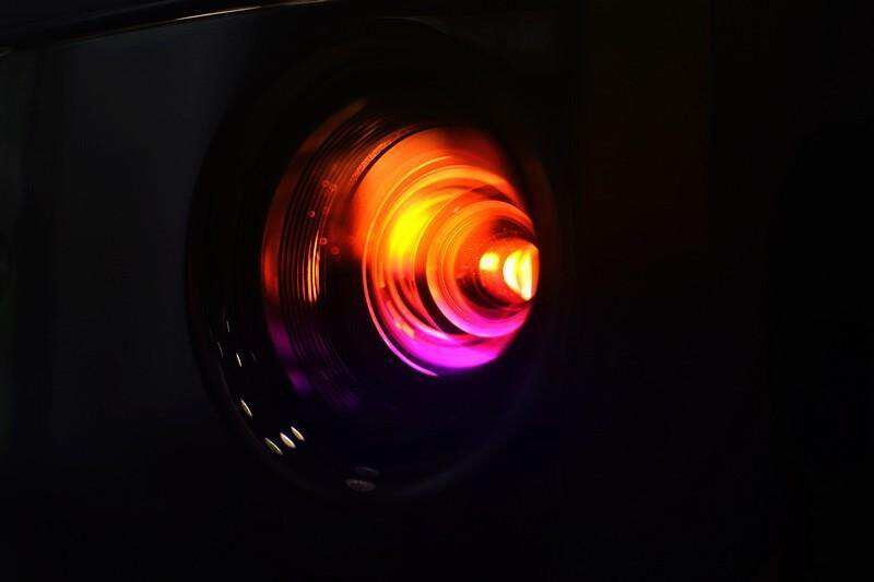 开启家用投影3.0时代 当贝X5S高亮激光云台投影仪 真正高清家庭影院