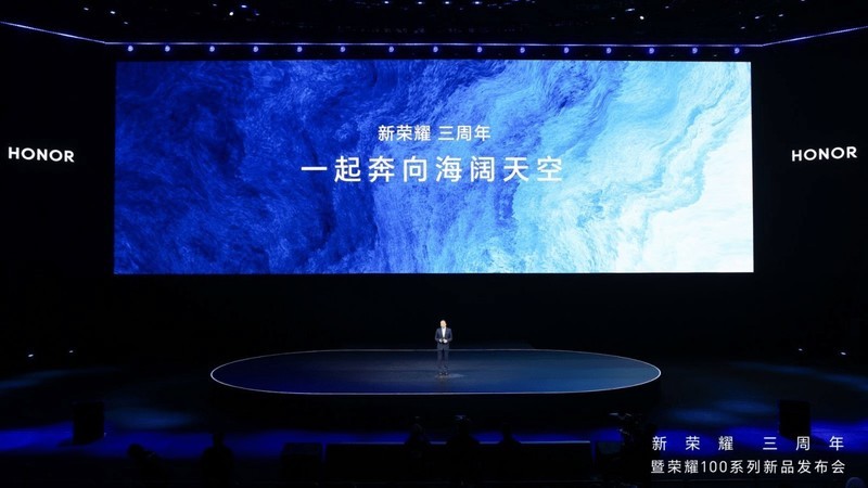 黑科技产品亮相科技感满满 ChMkLGVf8aCIErHkAAJOYNtcnokAAXd8wE-QyAAAk54143.jpg