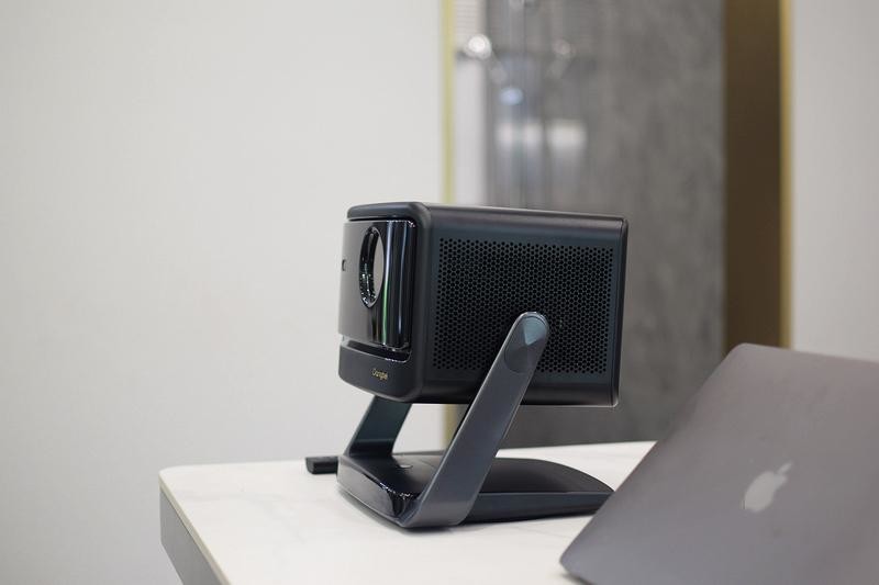 开启家用投影3.0时代 当贝X5S高亮激光云台投影仪 真正高清家庭影院