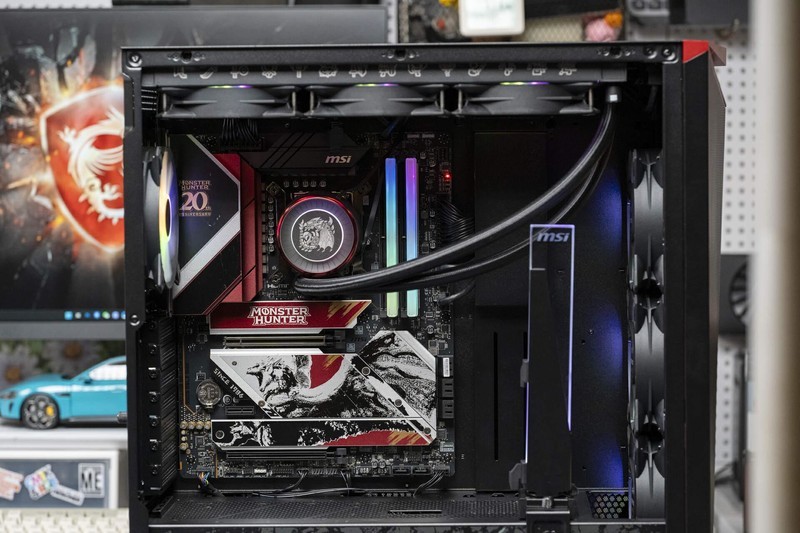 这台电脑帅炸了，微星&怪物猎人20周年纪念版图赏