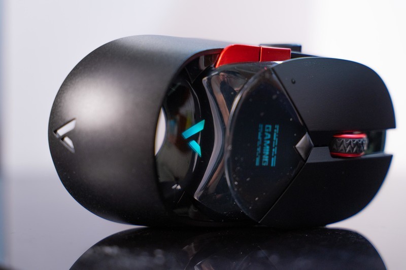 599的品质，299的价格，这款双模无线鼠标真赛博朋克