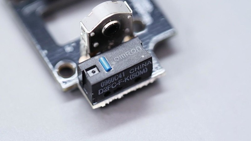 599的品质，299的价格，这款双模无线鼠标真赛博朋克