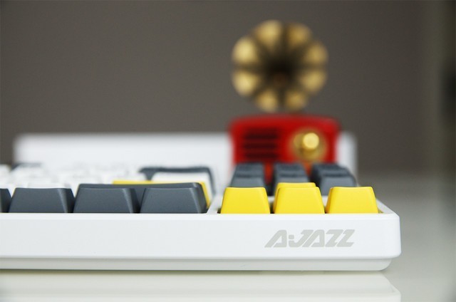 为键盘侠的生活增添一些梦想，黑爵助我体验生活中该有的温度