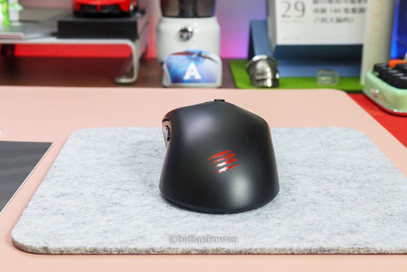 暂别机甲，轻简为王：美加狮M.O.J.O.M2无线双模游戏鼠标体验