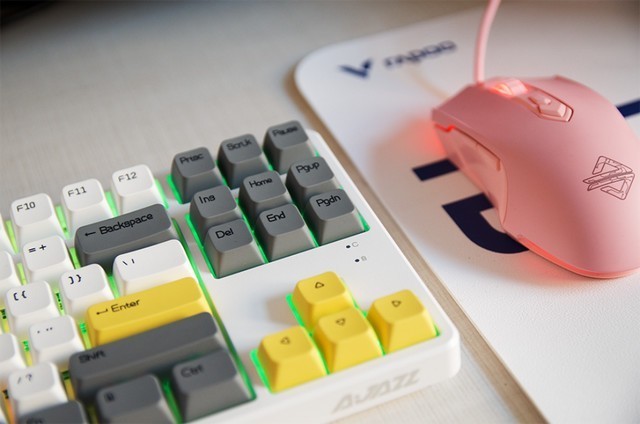 为键盘侠的生活增添一些梦想，黑爵助我体验生活中该有的温度