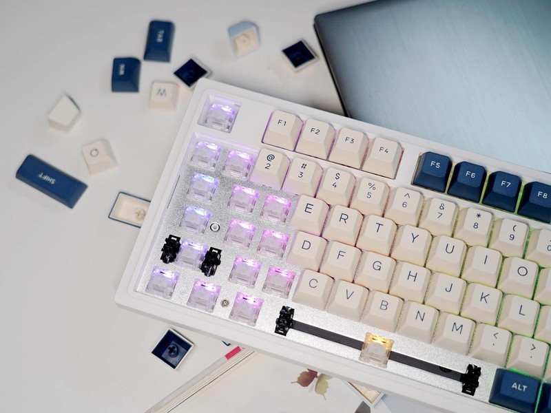 40段键程8K回报，杜伽K100白磁轴键盘，电竞小白轻松进阶高水平