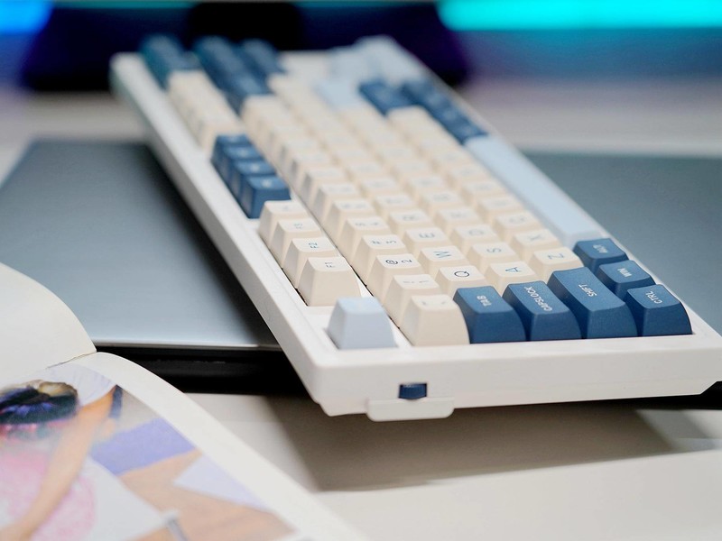 40段键程8K回报，杜伽K100白磁轴键盘，电竞小白轻松进阶高水平