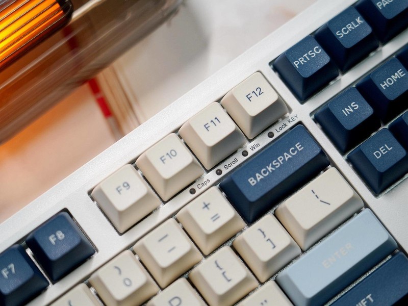 40段键程8K回报，杜伽K100白磁轴键盘，电竞小白轻松进阶高水平