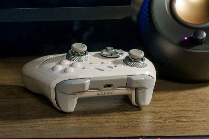 新品驾到！北通鲲鹏40手柄：TMR摇杆+智能调控，精准操控新选择