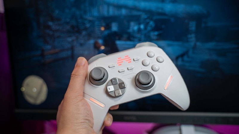 新品驾到！北通鲲鹏40手柄：TMR摇杆+智能调控，精准操控新选择