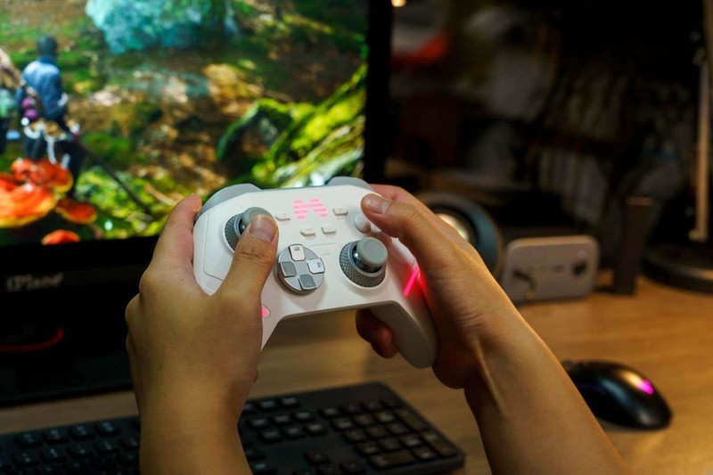 新品驾到！北通鲲鹏40手柄：TMR摇杆+智能调控，精准操控新选择