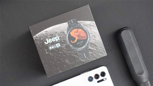 可戴在手腕上的“手机”！Jeep黑骑士曜智能手表深度测评分享