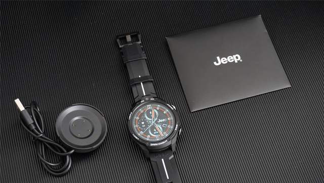 可戴在手腕上的“手机”！Jeep黑骑士曜智能手表深度测评分享