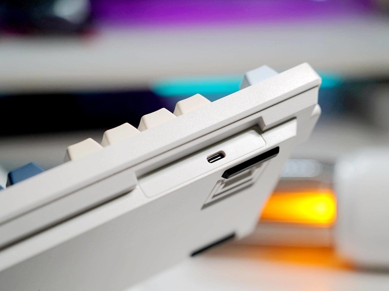 40段键程8K回报，杜伽K100白磁轴键盘，电竞小白轻松进阶高水平