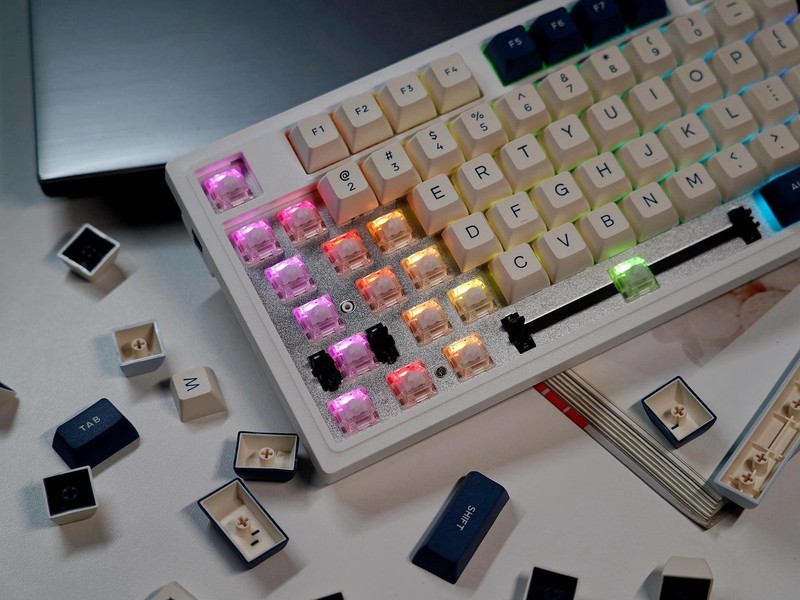 40段键程8K回报，杜伽K100白磁轴键盘，电竞小白轻松进阶高水平