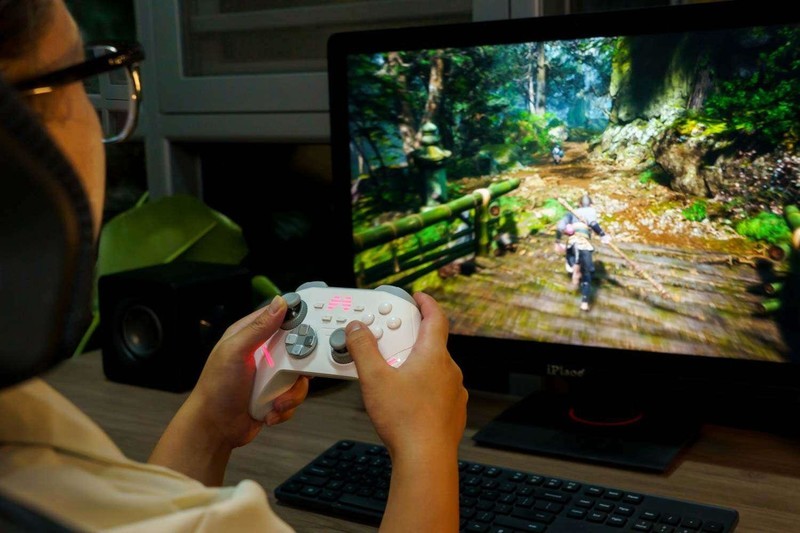 新品驾到！北通鲲鹏40手柄：TMR摇杆+智能调控，精准操控新选择