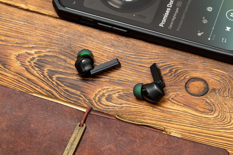 40dB主动降噪，骁龙畅听音质认证，黑鲨凤鸣JOYBUDS PRO评测