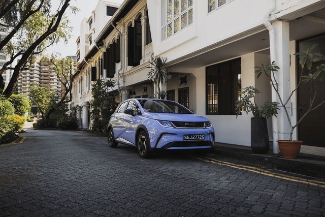 捷报传来，比亚迪击败丰田和宝马，比亚迪成为新加坡汽车文明用语