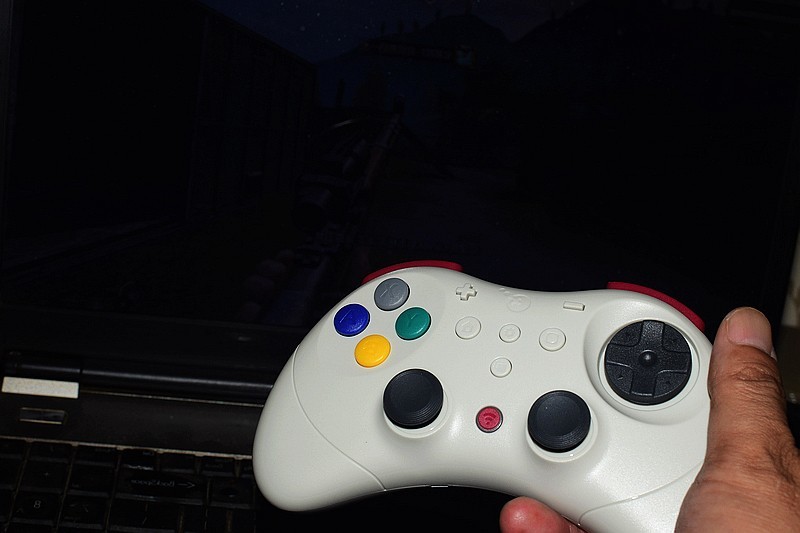 游戏爱好者的全新选择 谷粒精灵2Pro无线蓝牙复古游戏手柄