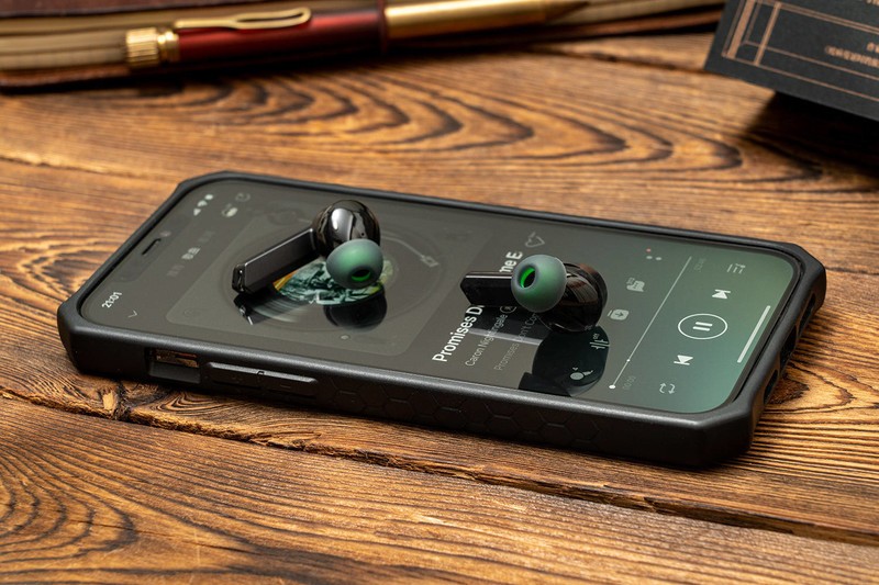 40dB主动降噪，骁龙畅听音质认证，黑鲨凤鸣JOYBUDS PRO评测