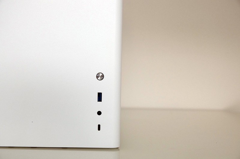 诠释桌面美学，高考新生挑战装机大师轻松打造出完美级小钢炮