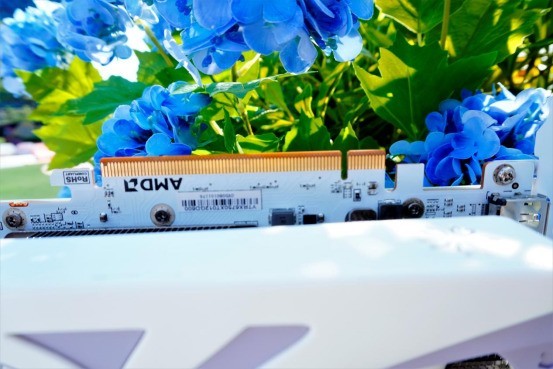 双11中高端显卡推荐：盈通RX6750 XT樱瞳花嫁，能看能打还自带花香！